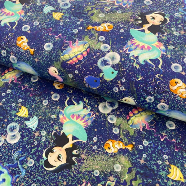 Bavlnená látka Snoozy fabrics Mermaids navy digital print - rusko -  klobukova guma -  strih na rusko -  navod na rusko -  navod na usitie ruska -  latka na ruska -  guma na ruska -  gumicka na rusko -  bavlnena latka na ruska -  rusko s gumickou -